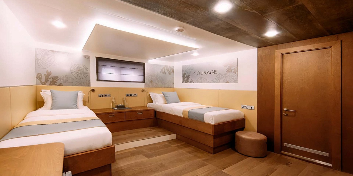 Аренда 31 метровой мега яхты Alice на Мальдивах - всё включено